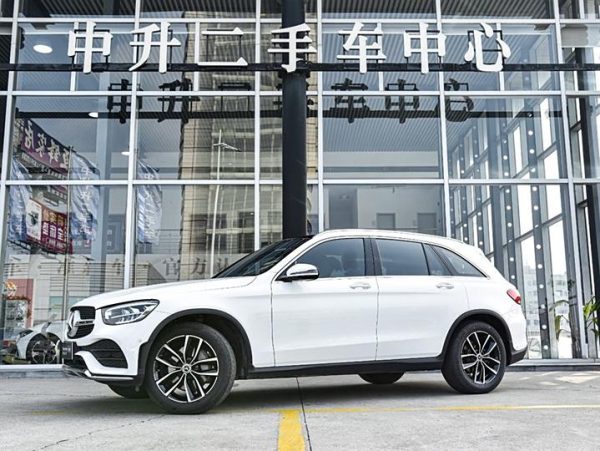 Mercedes-Benz GLC 2021 GLC 260 L 4MATIC Люкс, 2.0T 197 л.с. L4, пробег 38800 км (Б/у) Полный