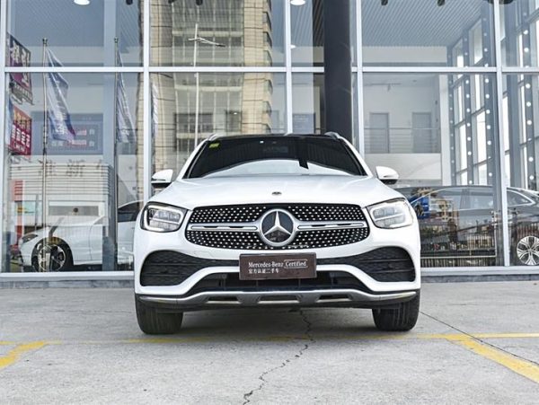 Mercedes-Benz GLC 2021 GLC 260 L 4MATIC Люкс, 2.0T 197 л.с. L4, пробег 38800 км (Б/у) Полный — изображение 3