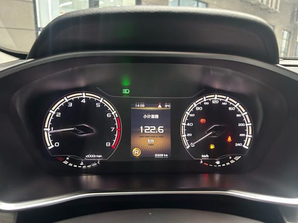 Geely Coolray 2021 1.4T DCT Diamond Edition, Август 2021 г., пробег 8200 км. (Б/у) Передний — изображение 5